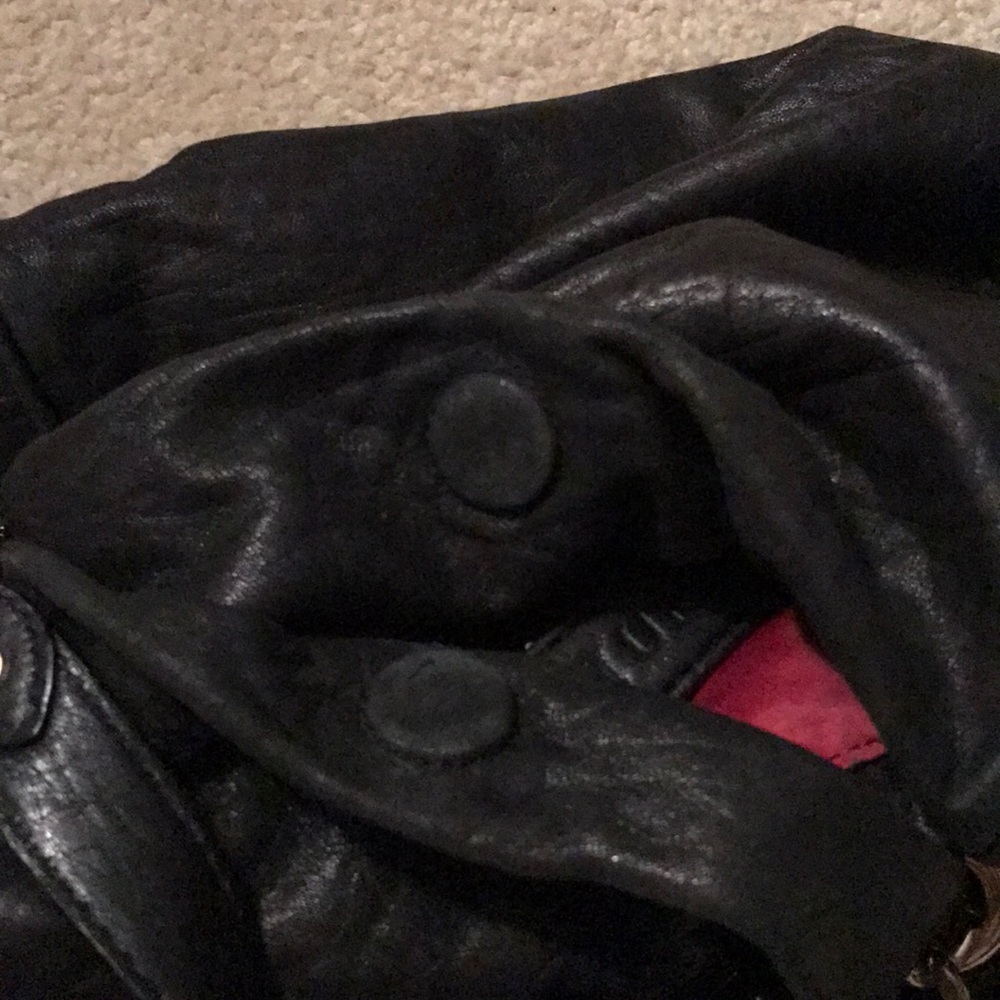 👜 Lovely Leather Handbag 👜 - Picture 4 of 8